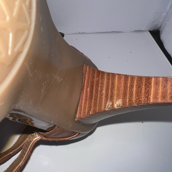 Kenneth Cole REACTION Women's Get 2 Know U Strappy Sandal. Size 10 New - Picture 6 of 6